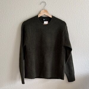 Uniqlo Soufflé Yarn Crewneck Sweater